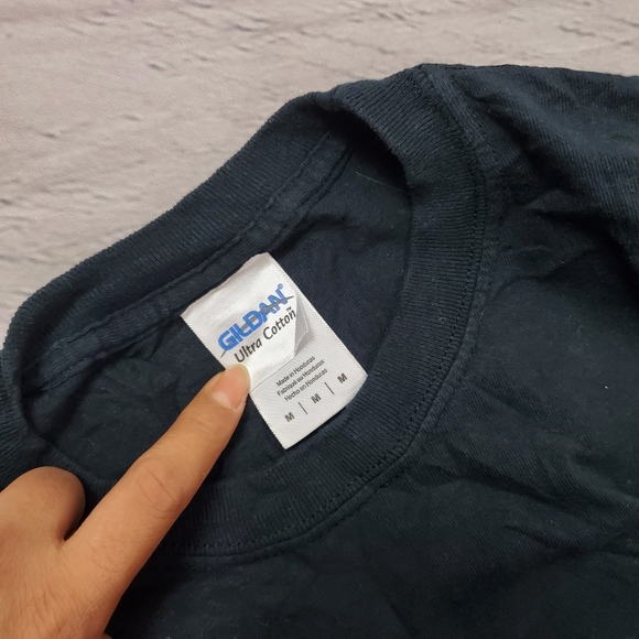 gildan medium black long sleeve shirt ( 5 for $20 ) - Picture 7 of 8